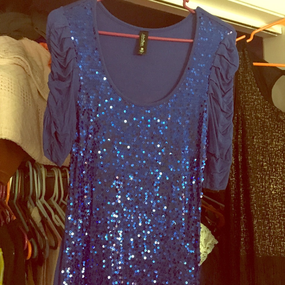 Size M Sequin top.